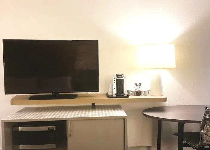 Hotel By Ihg 3*