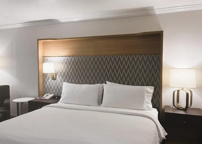 By Ihg