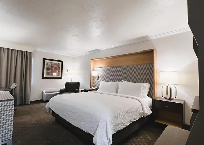 By Ihg