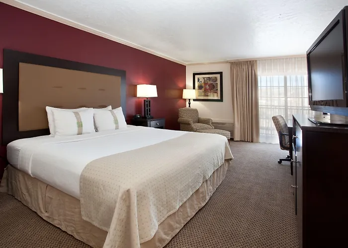 Hotel By Ihg 3*