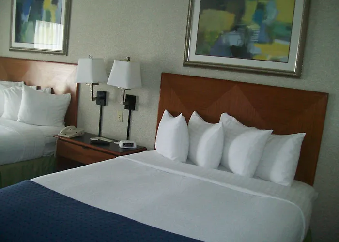 By Ihg Hotel 3*