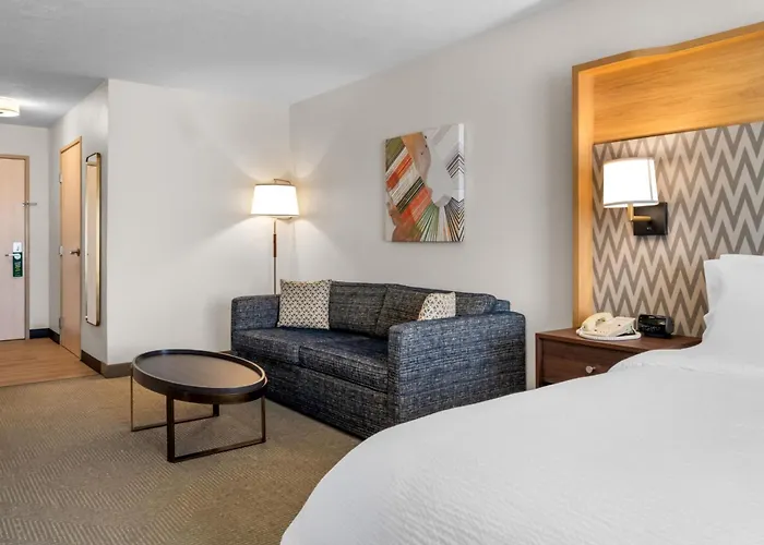 Hotel By Ihg