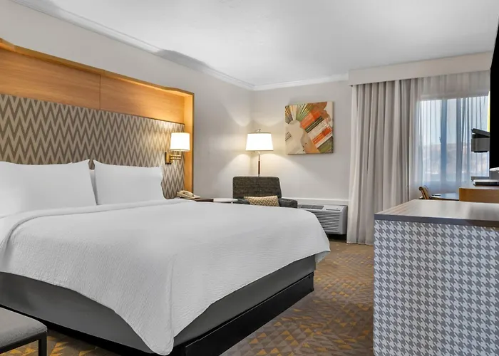 By Ihg Hotel