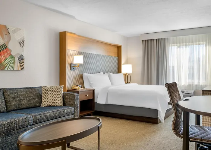 By Ihg Hotel 3*